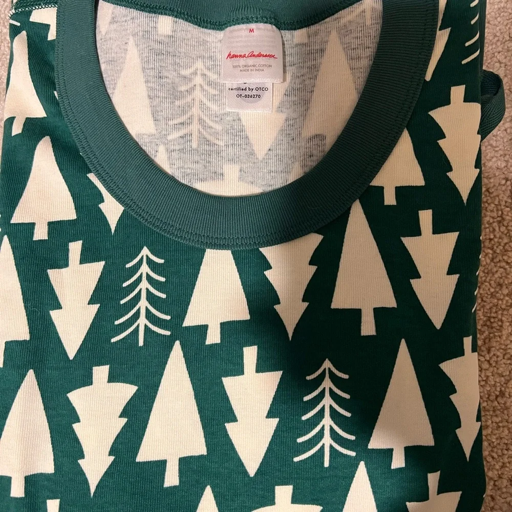 Green and White- NEW Hanna Andersson Women’s Pajamas - Picture 2 of 2